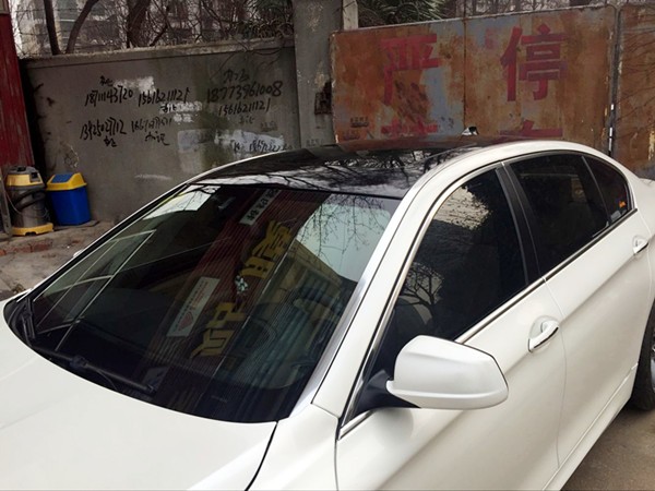 宝马5系改色贴膜：香槟金改超亮金属白