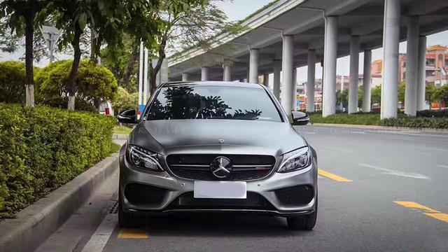 奔驰C200汽车车身改色贴膜: 电光灰效果图
