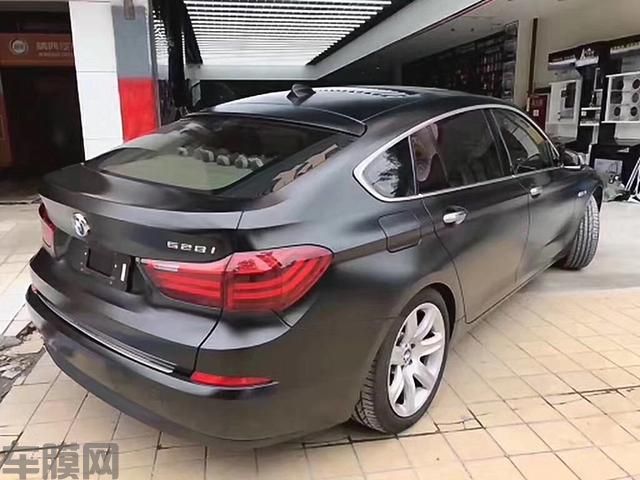 宝马5系GT改色电光金属黑车身贴膜效果 