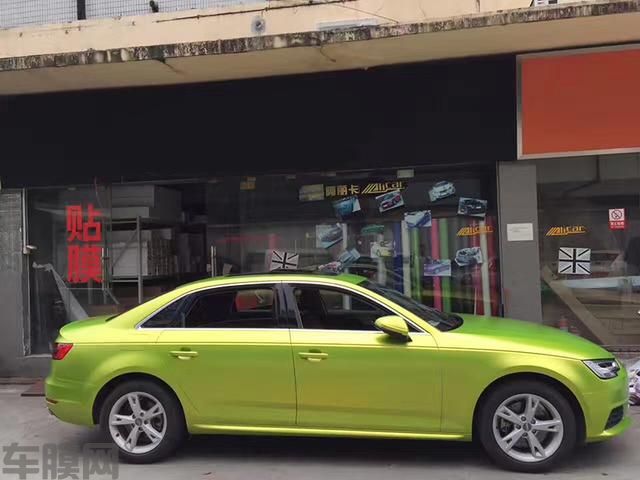 奥迪A4L汽车车身改色电光柠檬绿贴膜效果图