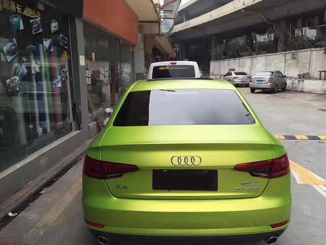 奥迪A4L汽车车身改色电光柠檬绿贴膜效果图