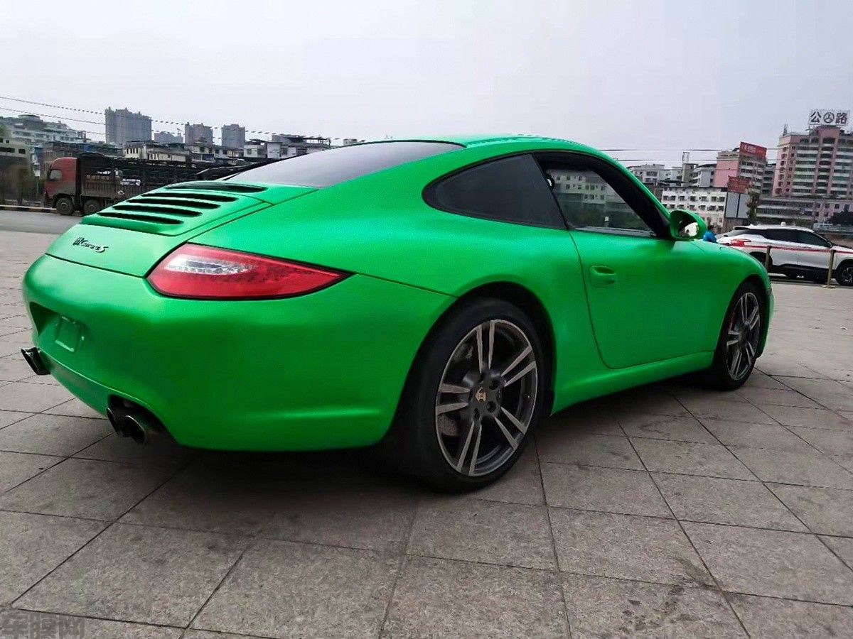 保时捷911电光苹果绿贴膜改色效果图