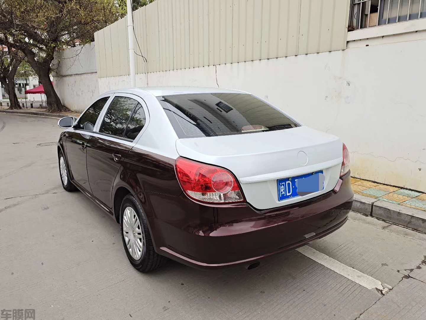 大众朗逸超亮金属黑玫瑰+七彩镭色白贴膜改色效果图