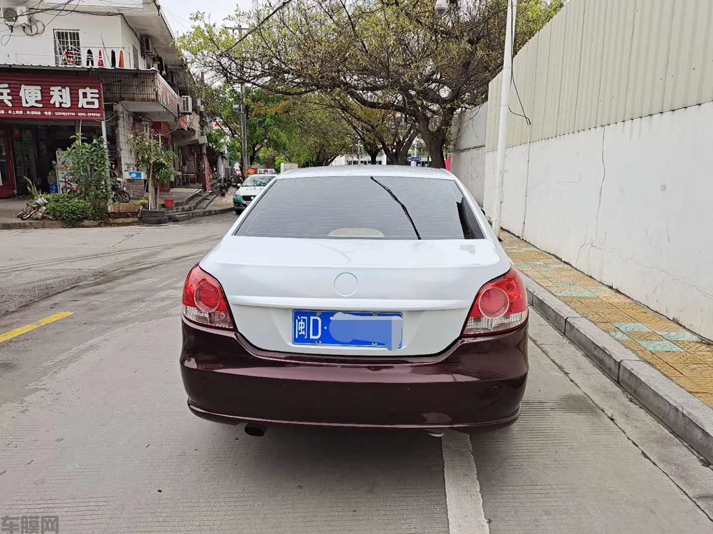 大众朗逸超亮金属黑玫瑰+七彩镭色白贴膜改色效果图