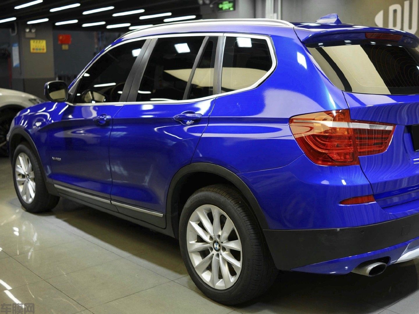 BMW X3极光蓝莓贴膜改色效果图