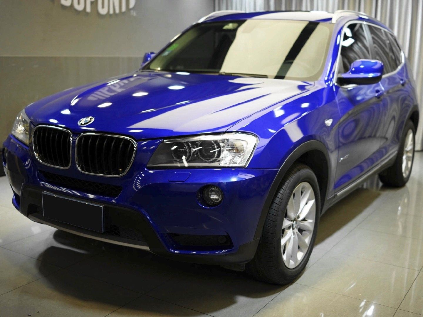 BMW X3极光蓝莓贴膜改色效果图