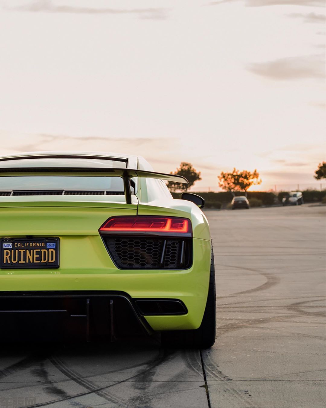 Audi R8 ​苹果绿贴膜改色效果图