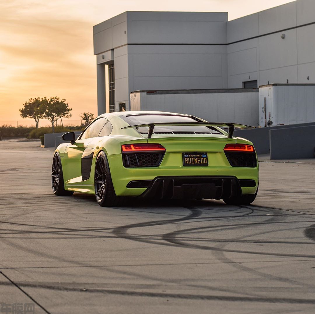 Audi R8 ​苹果绿贴膜改色效果图