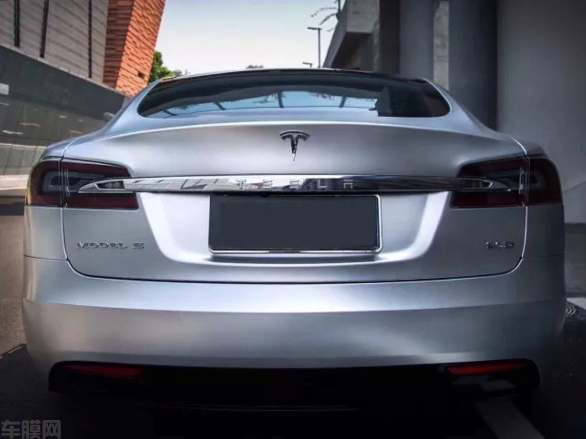 特斯拉MODEL S 陶瓷银改色贴膜效果图