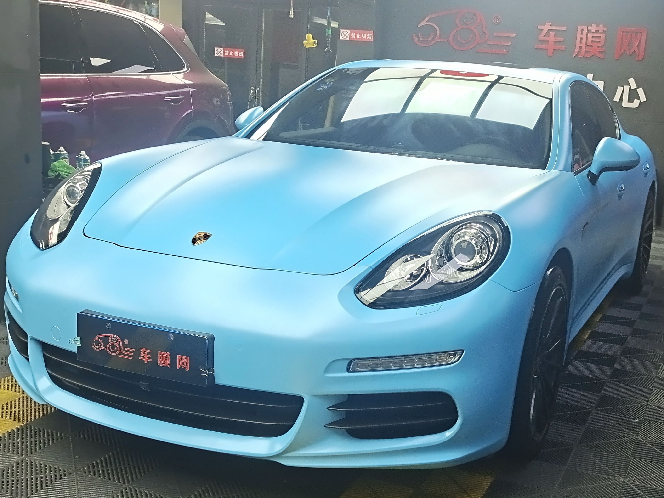 保时捷Panamera 电光天空蓝改色膜 效果图