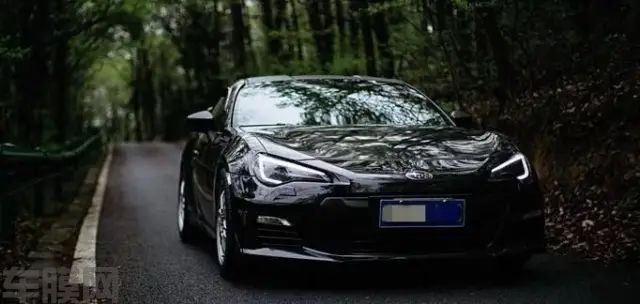 汽车改装｜30万元不到买辆斯巴鲁BRZ，改装成50万元的超跑，是怎样一种体验