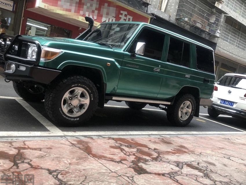 丰田LC76 金属祖母绿改色膜 效果图