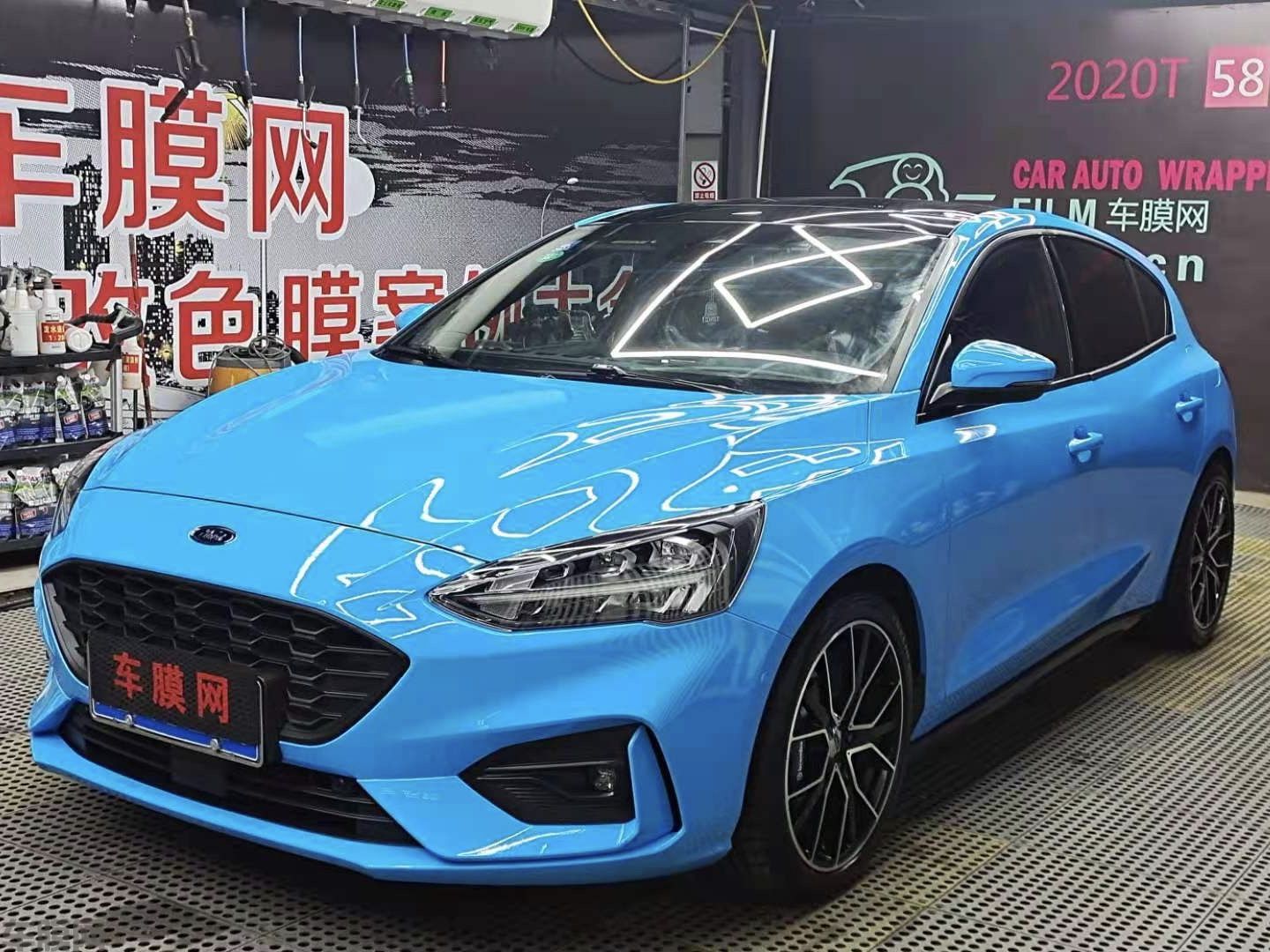 福特福克斯 水晶高亮天蓝改色膜 效果图