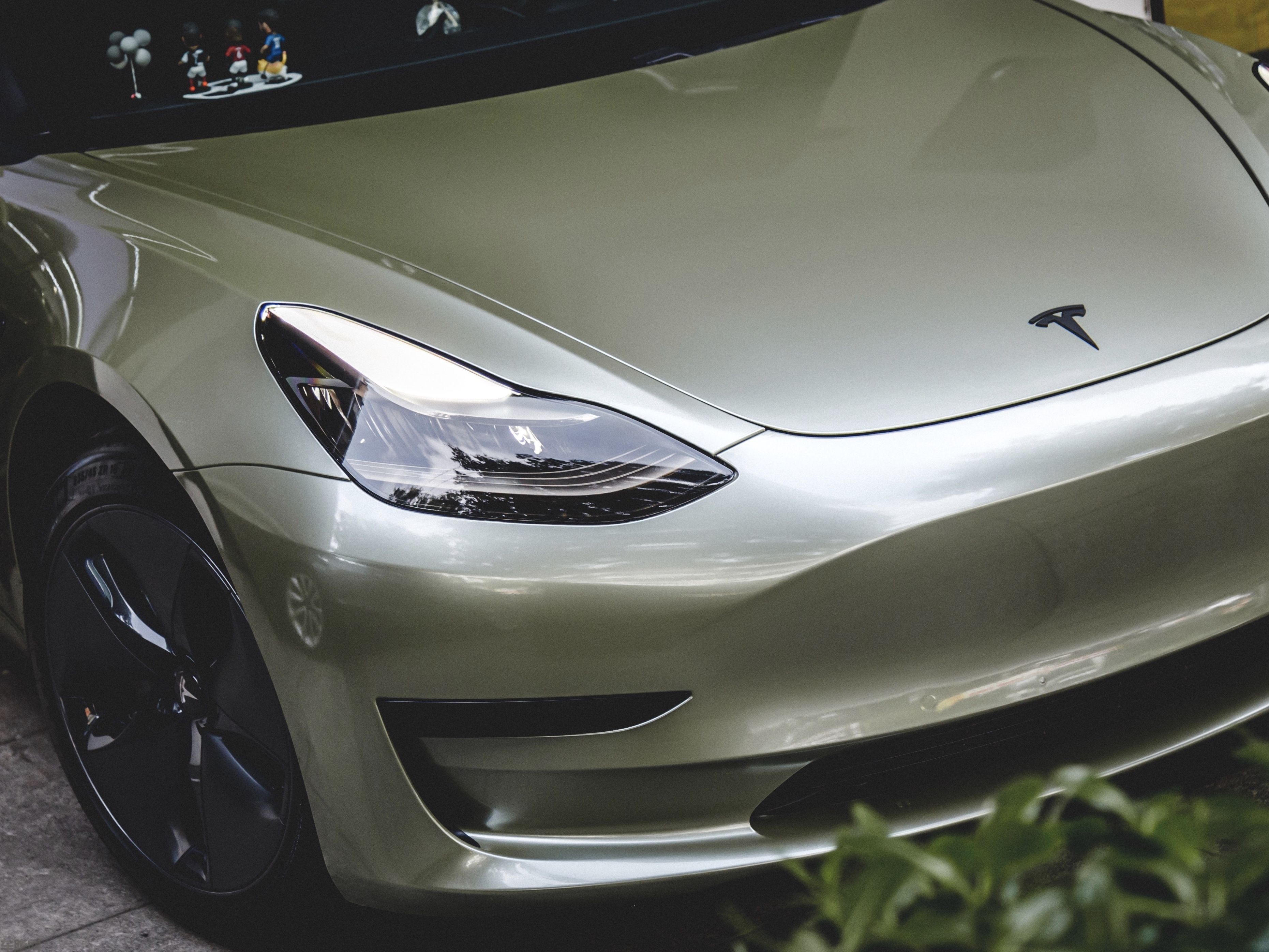 特斯拉 Model3 高山绿改色膜效果图