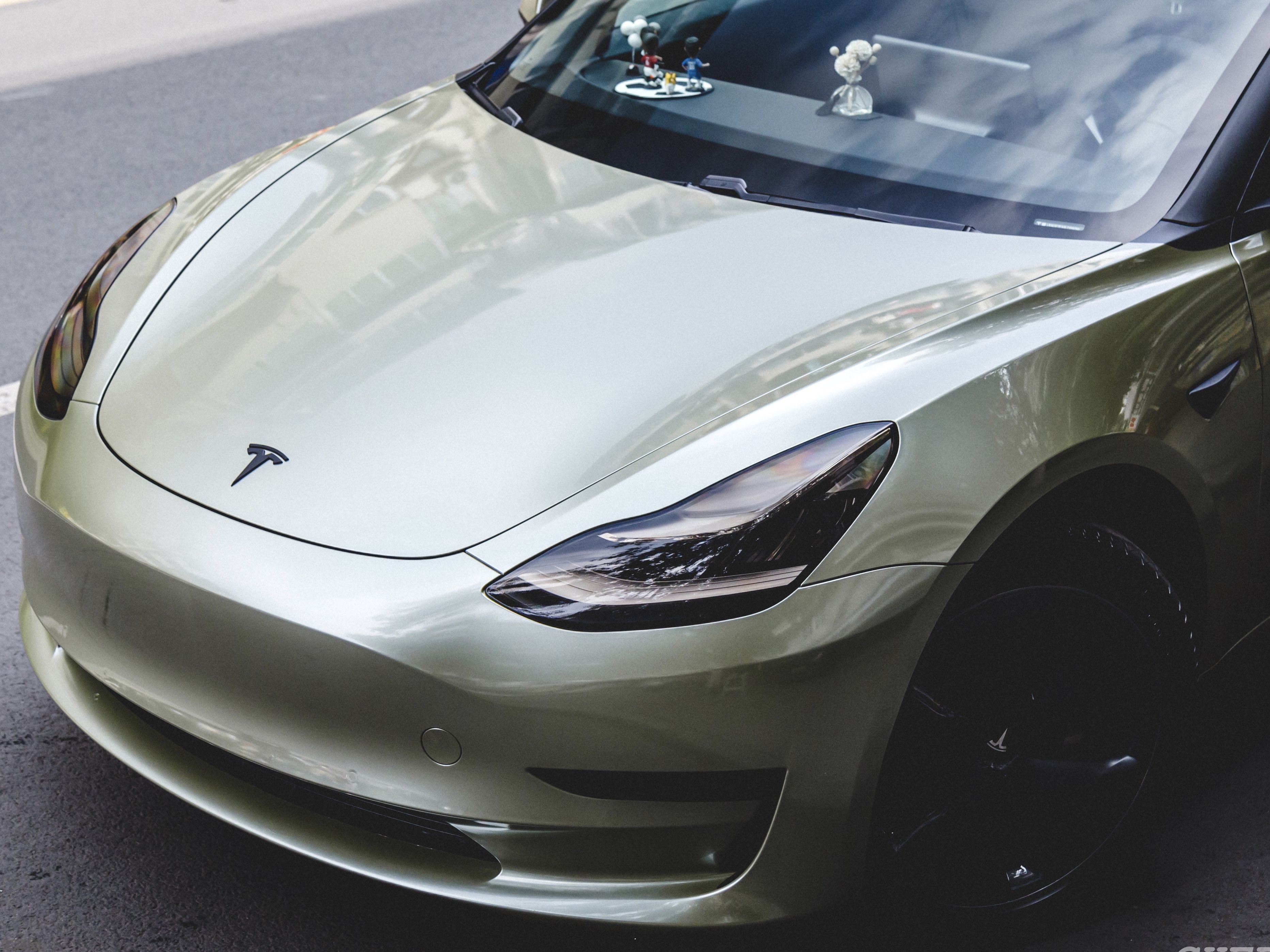 特斯拉 Model3 高山绿改色膜效果图