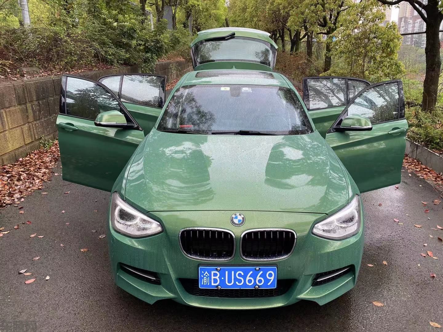 宝马 M135 虹彩祖母绿改色膜 效果图