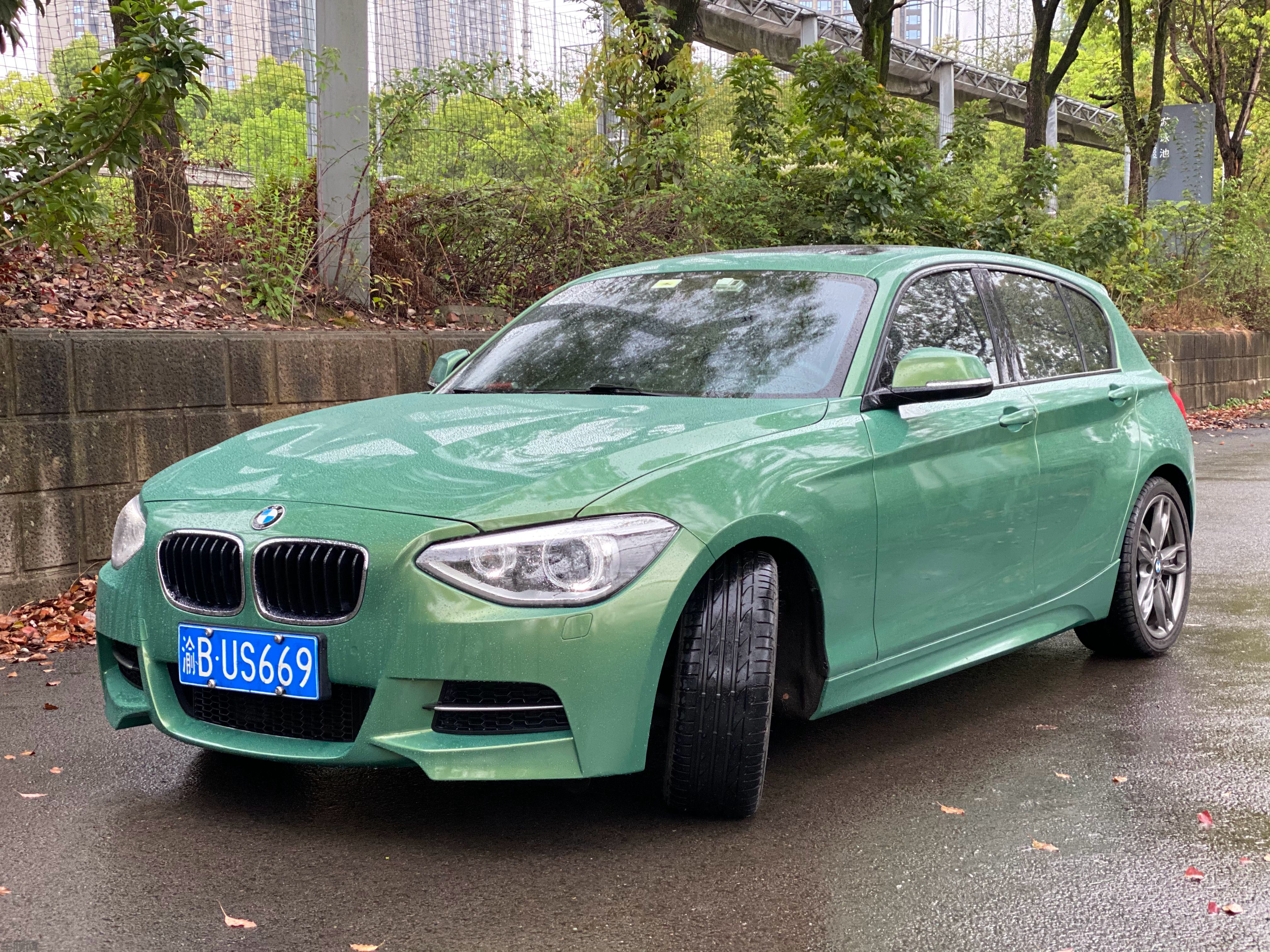 宝马 M135 虹彩祖母绿改色膜 效果图