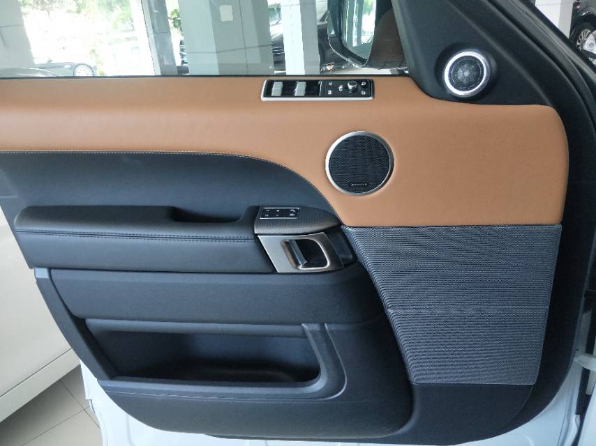 路虎揽胜运动版2018款 3.0 V6 HSE Dynamic
