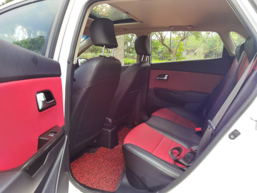 起亚起亚K22015款 两厢 1.4L MT GLS