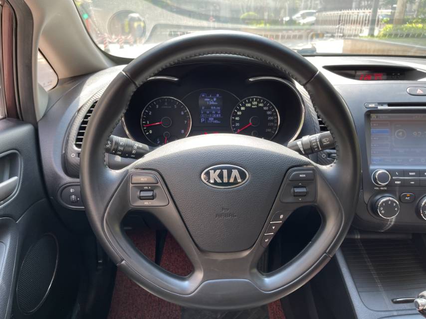 起亚起亚K32013款 1.6L 自动GLS