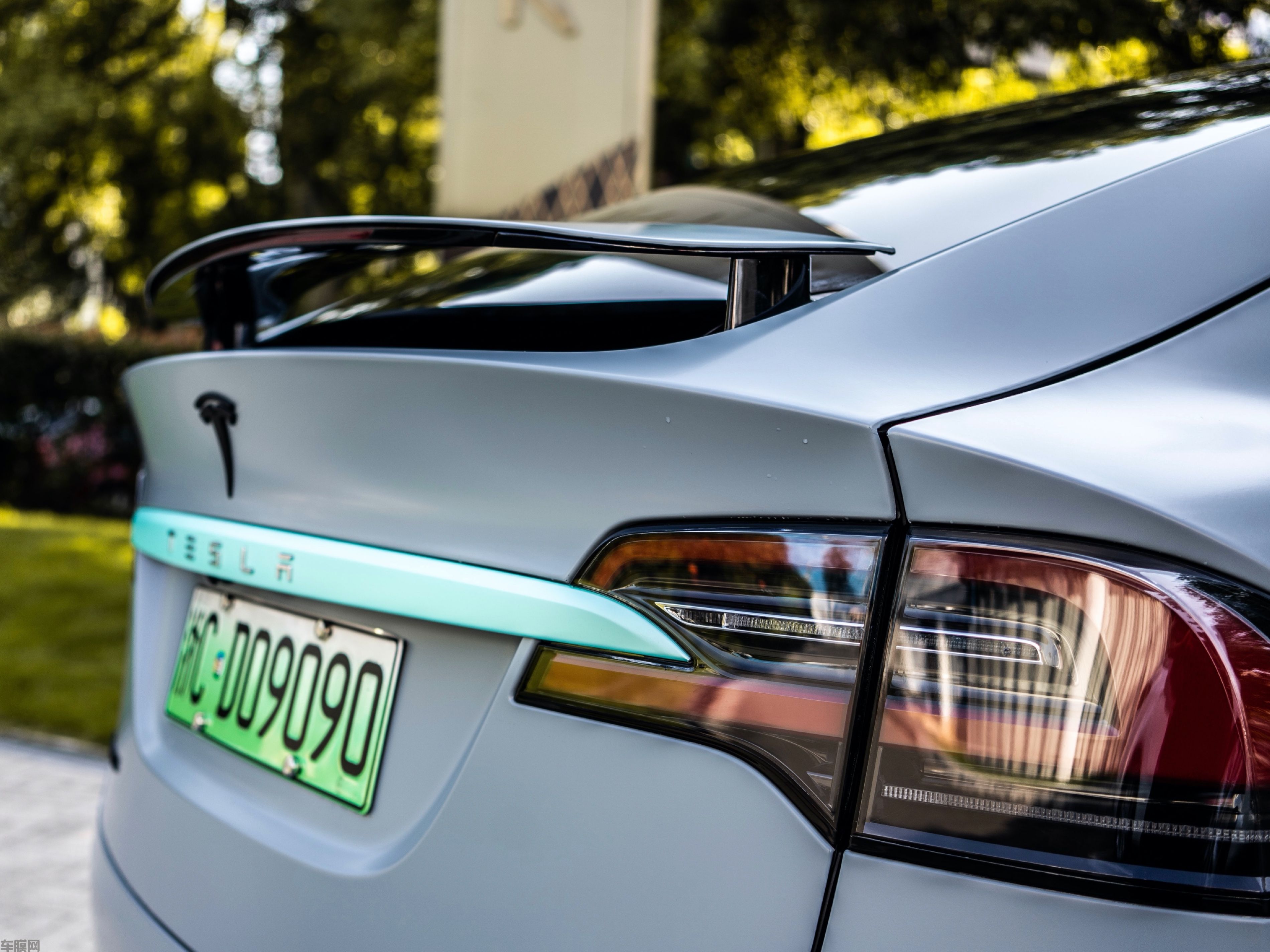 特斯拉MODEL X 战舰灰改色膜 效果图