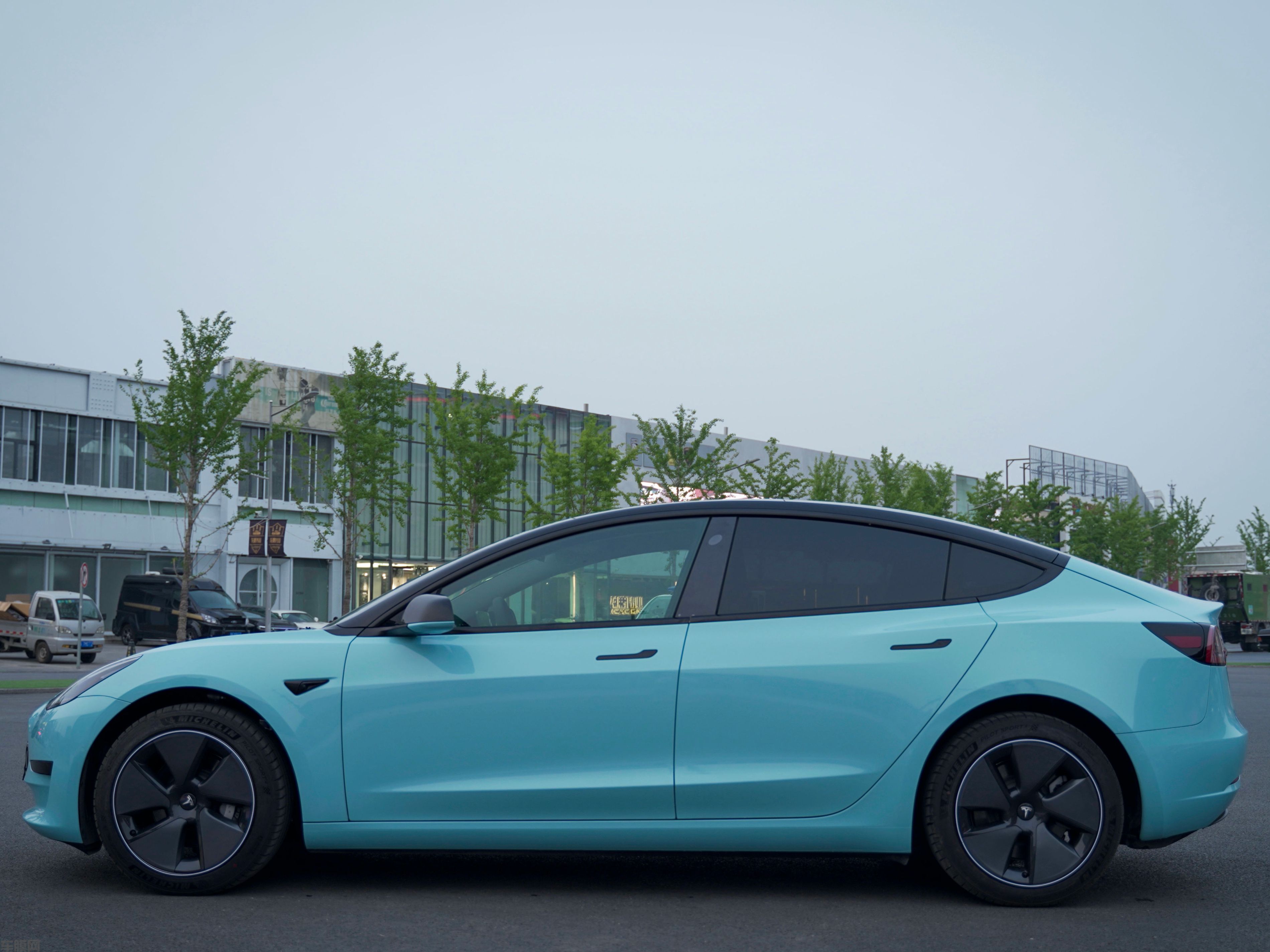 特斯拉Model3 海风蓝改色膜 效果图