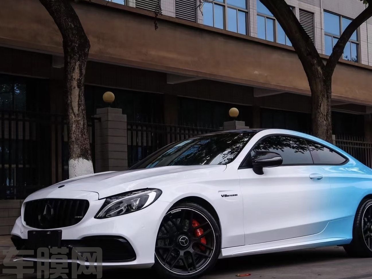 奔驰C级AMG 白蓝渐变改色膜 效果图