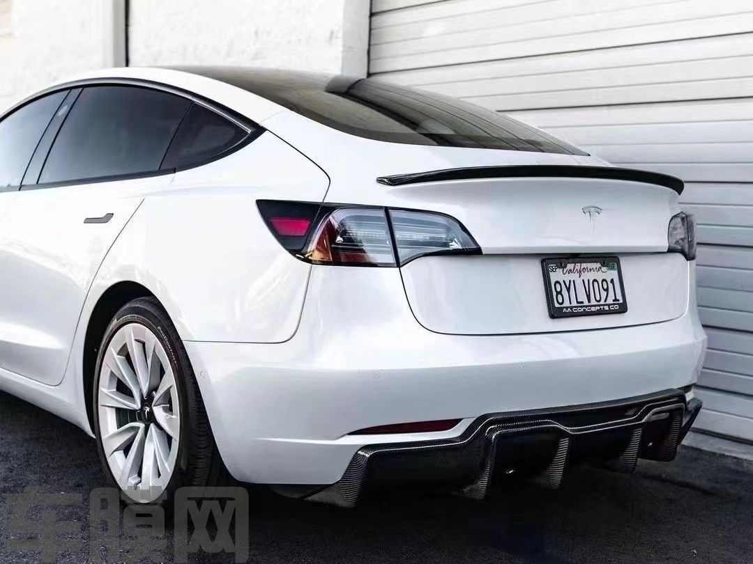 特斯拉Model 3 陶瓷白改色膜 效果图