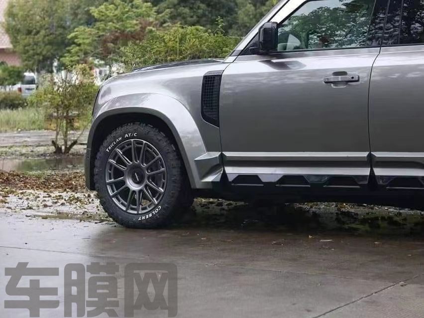 路虎卫士 超亮金属钛钢灰改色膜 效果图