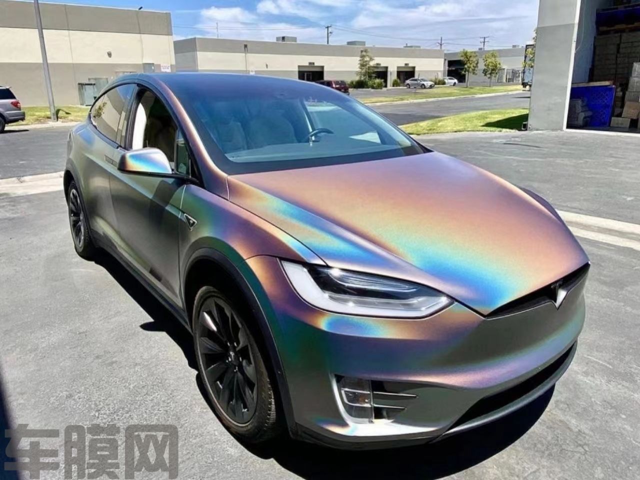 特斯拉Model X 七彩镭射银改色膜 效果图