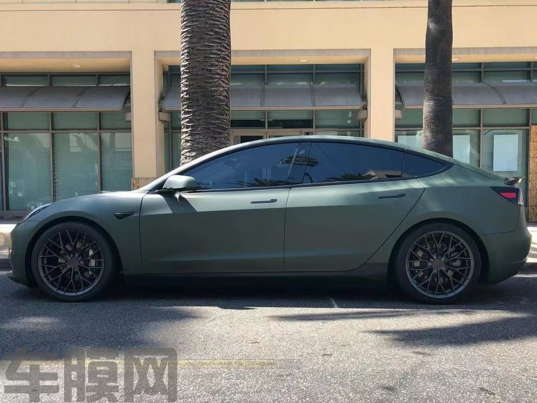 特斯拉Model 3 缎面军绿改色膜 效果图