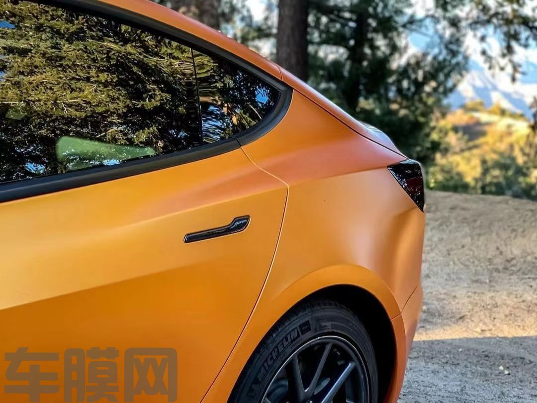 特斯拉Model 3 电光金属铜改色膜 效果图