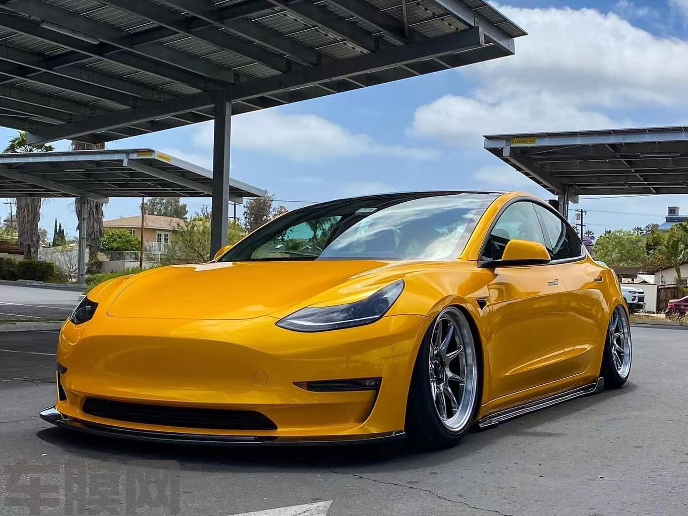特斯拉Model 3 PET枫叶黄改色膜 效果图