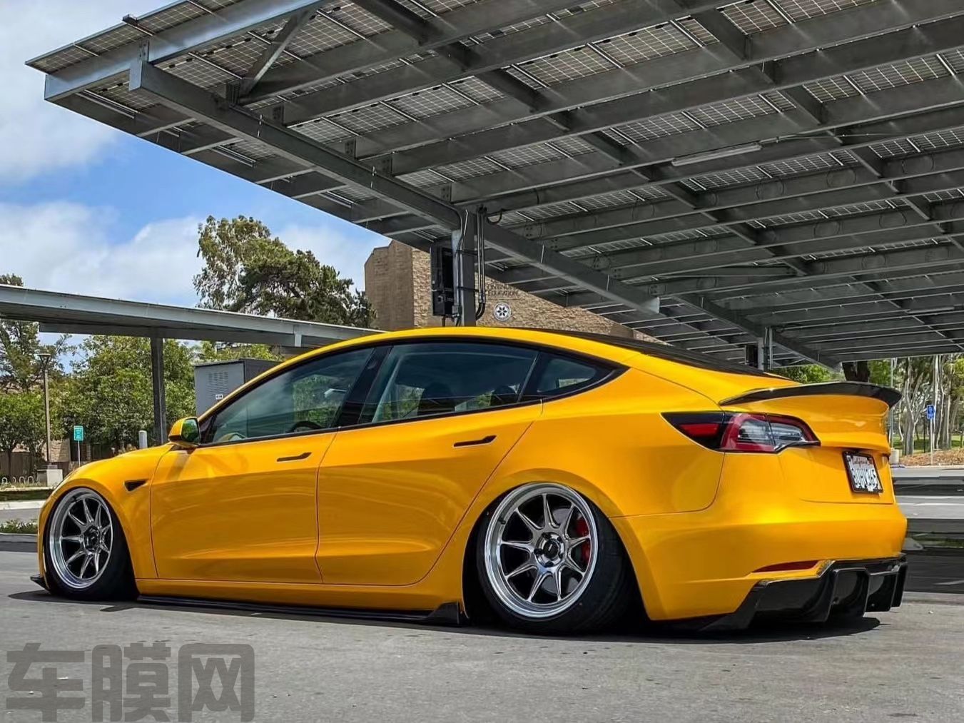 特斯拉Model 3 PET枫叶黄改色膜 效果图