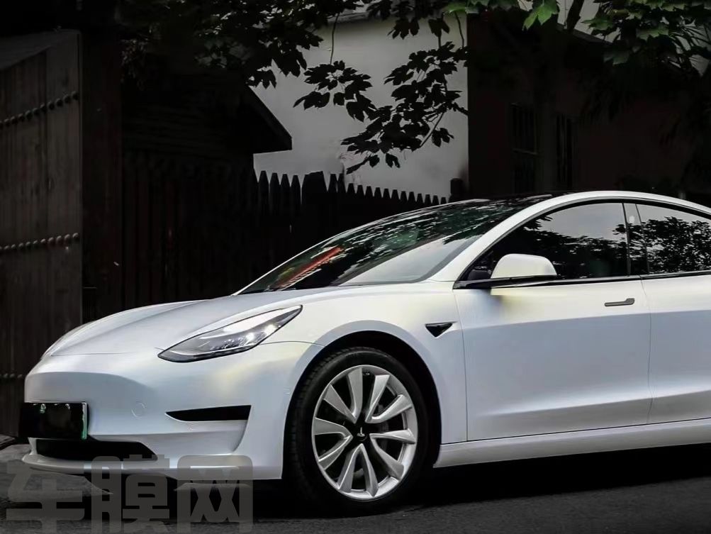 特斯拉Model3 哑面白变金改色膜 效果图