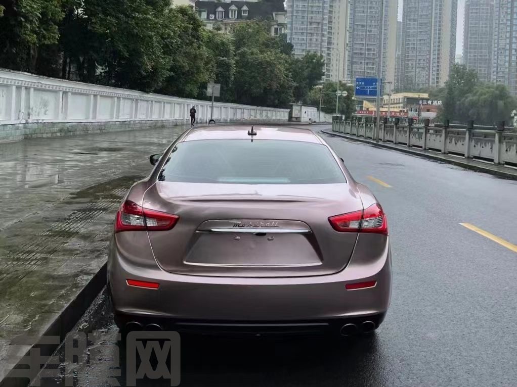 玛莎拉蒂 冰莓粉改色膜 效果图
