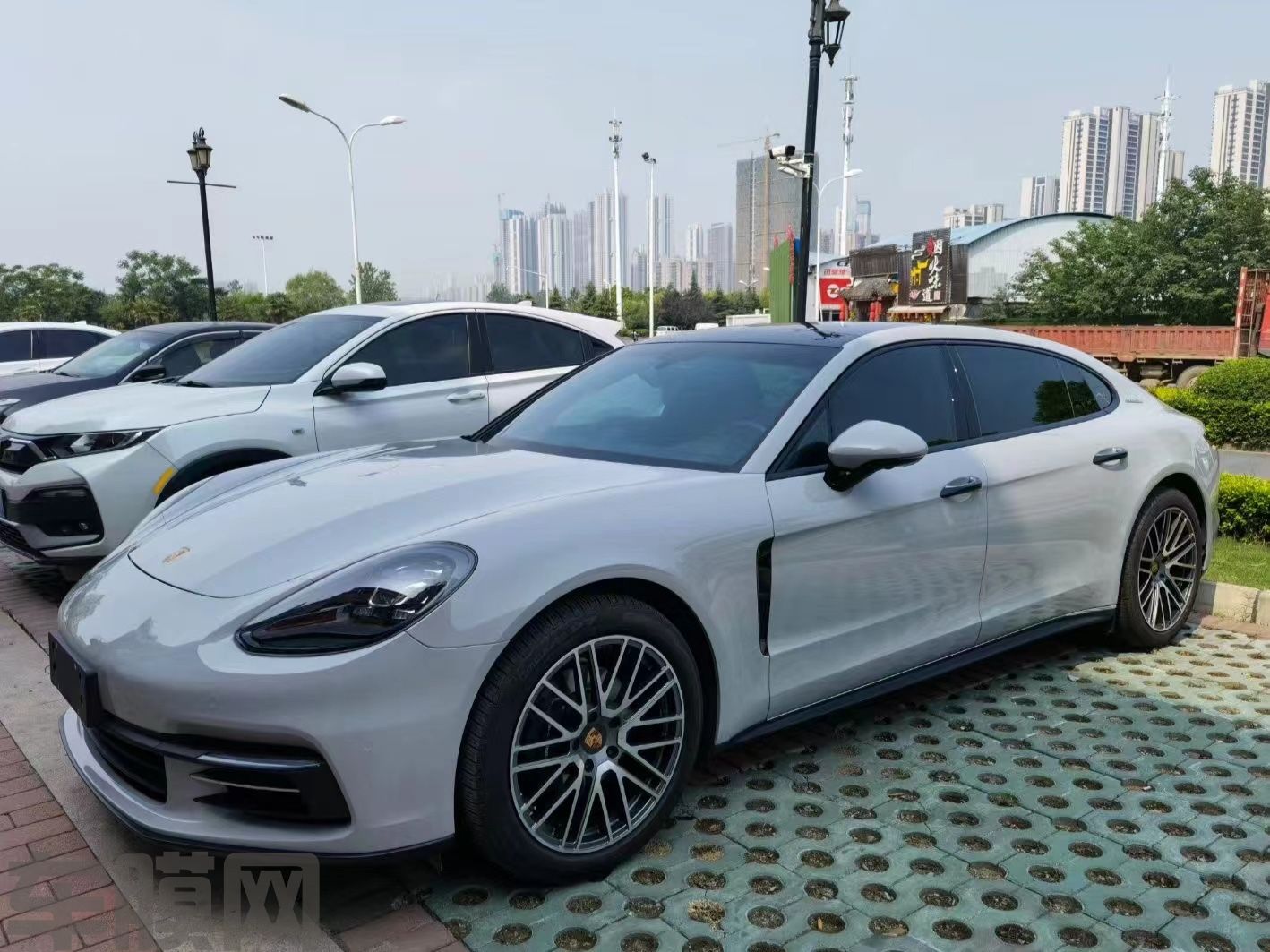 保时捷Panamera 哑灰改色膜 效果图