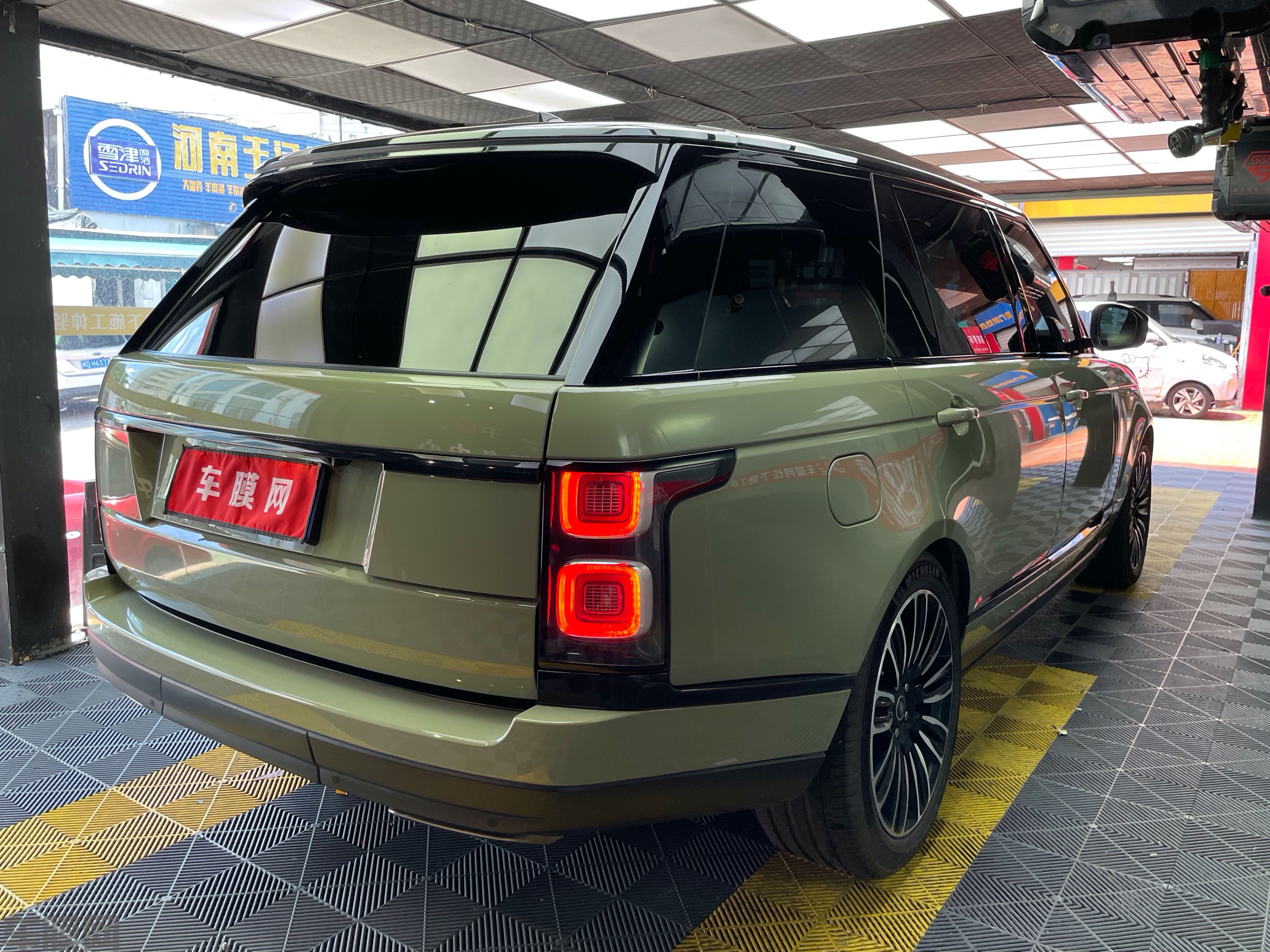 路虎揽胜 卡其灰改色膜 效果图