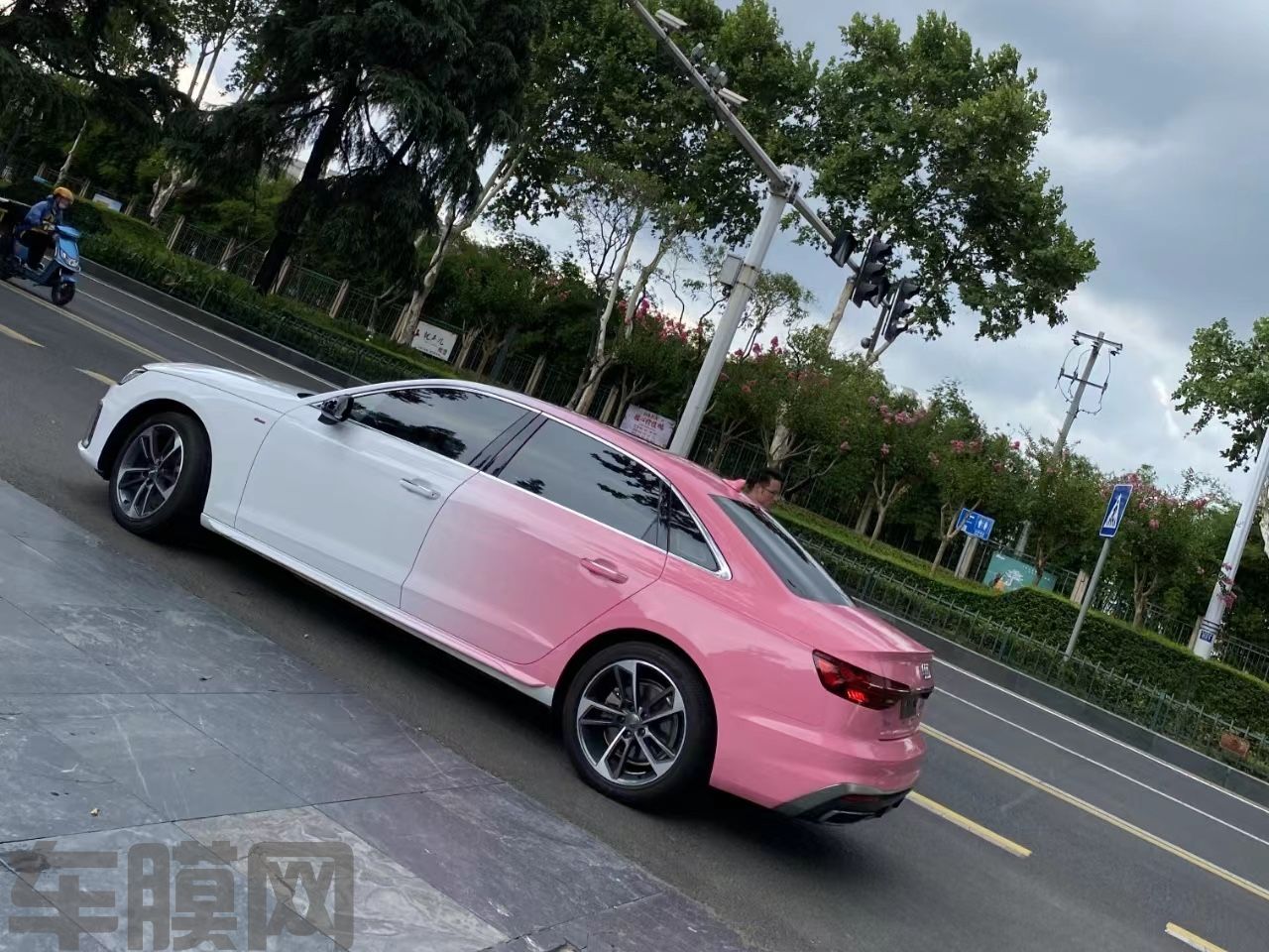 奥迪A4L 白粉渐变改色膜 效果图