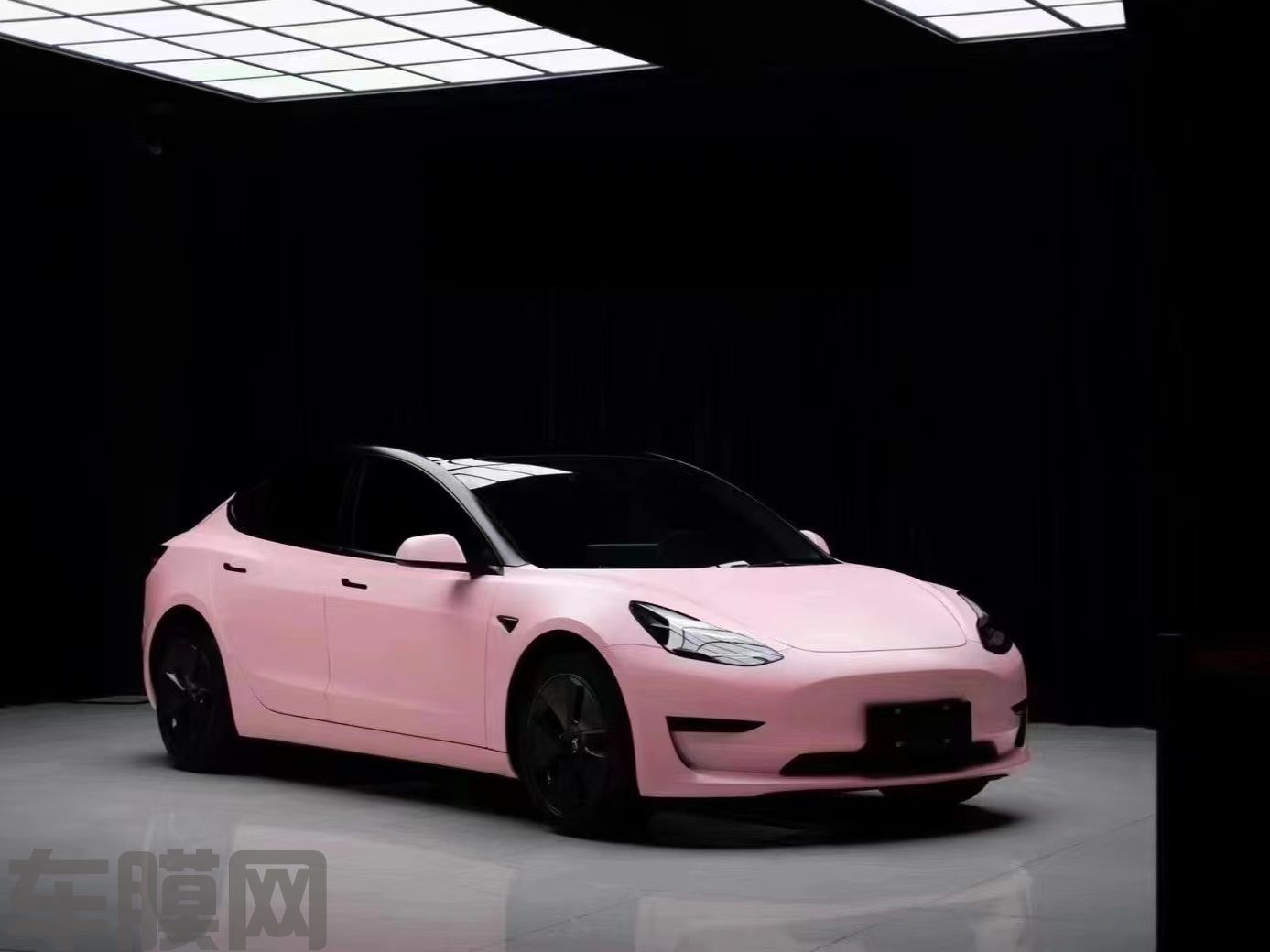 特斯拉Model3 樱花粉改色膜 效果图