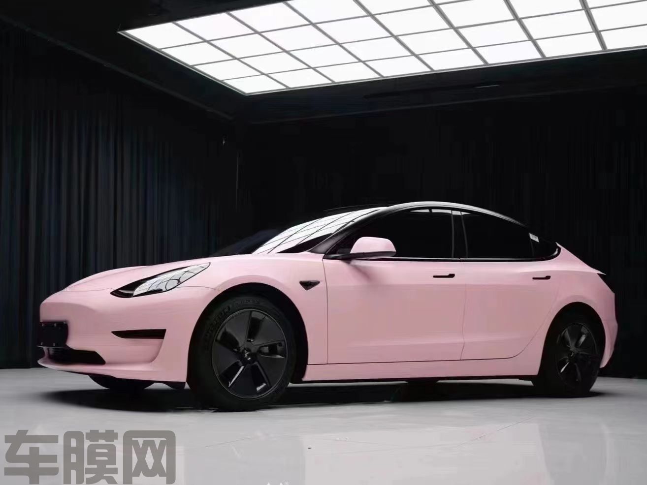 特斯拉Model3 樱花粉改色膜 效果图
