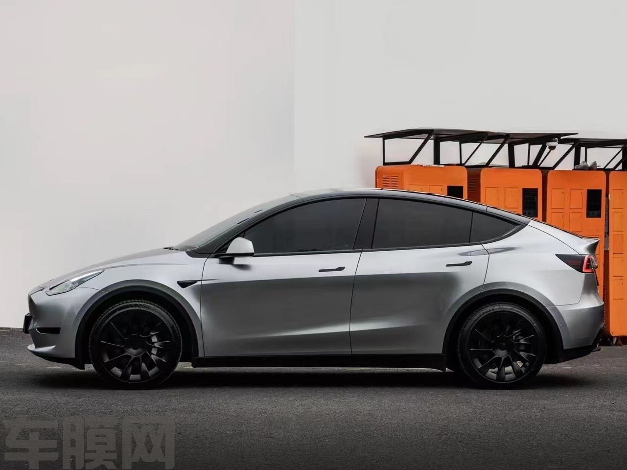 特斯拉Model Y 液态金属银改色膜 效果图