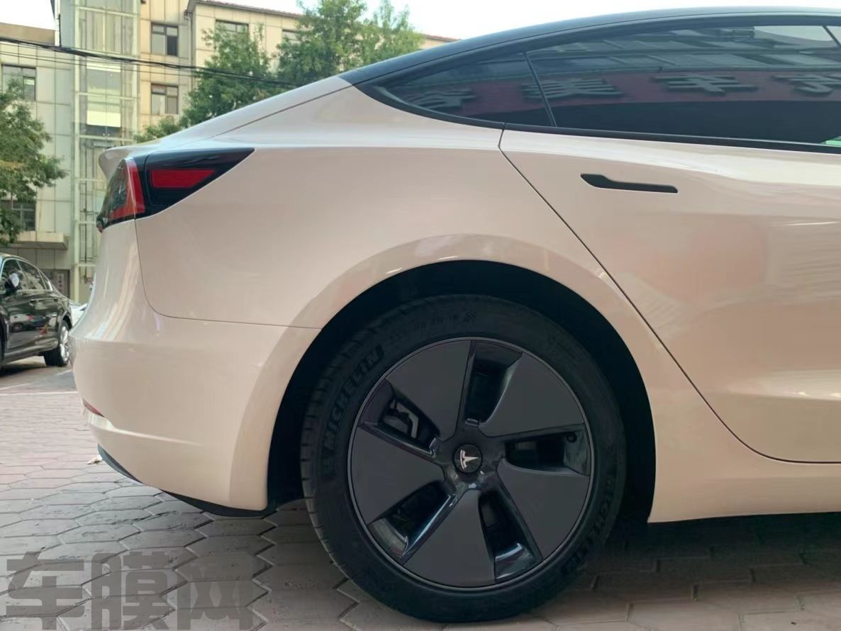 特斯拉Model3 撒哈拉黄改色膜 效果图