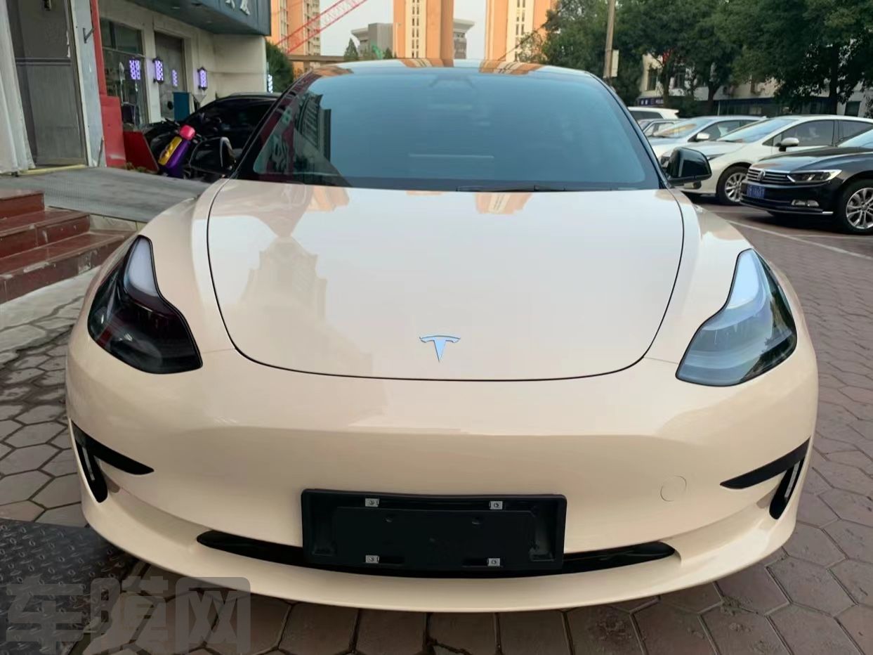 特斯拉Model3 撒哈拉黄改色膜 效果图