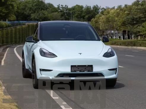 特斯拉ModelY 冰川蓝改色膜 效果图