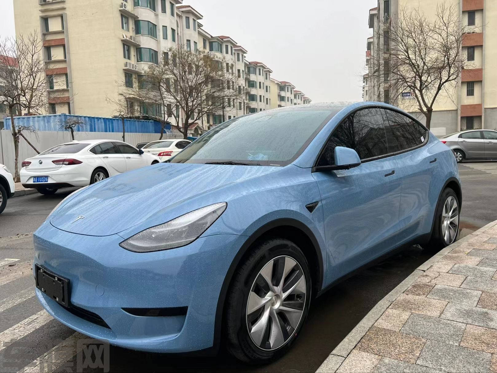 特斯拉Model Y 陶瓷蓝改色膜 效果图