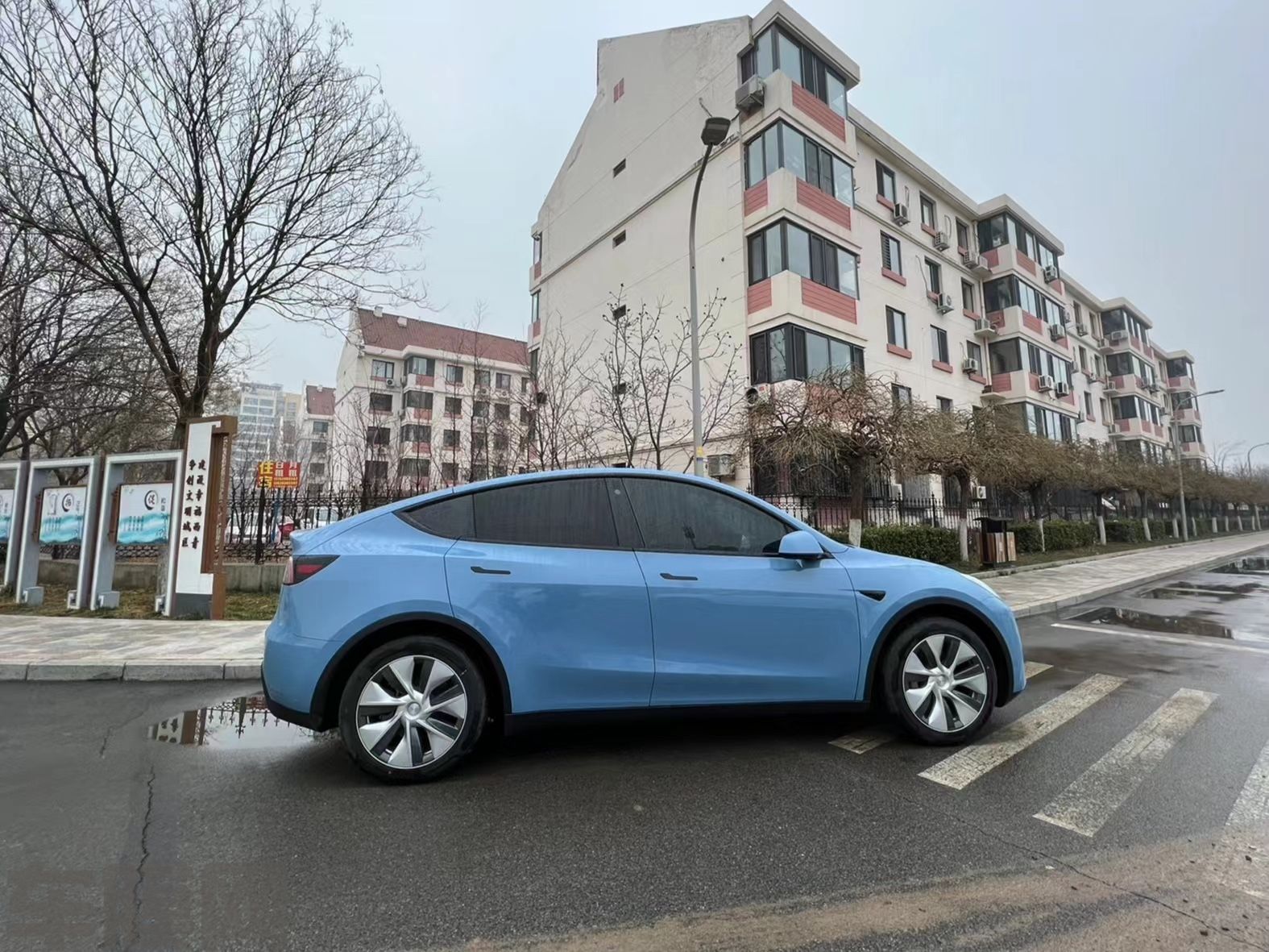 特斯拉Model Y 陶瓷蓝改色膜 效果图