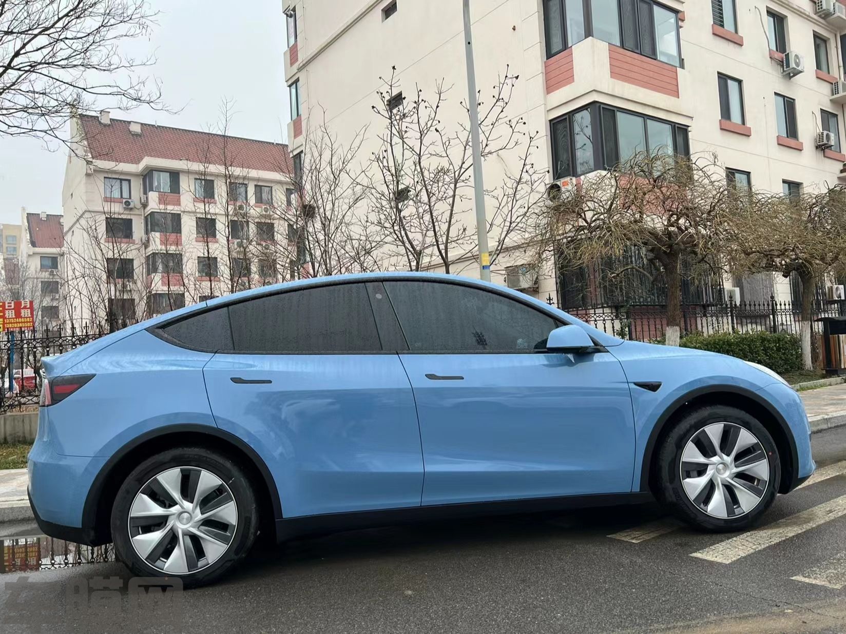 特斯拉Model Y 陶瓷蓝改色膜 效果图