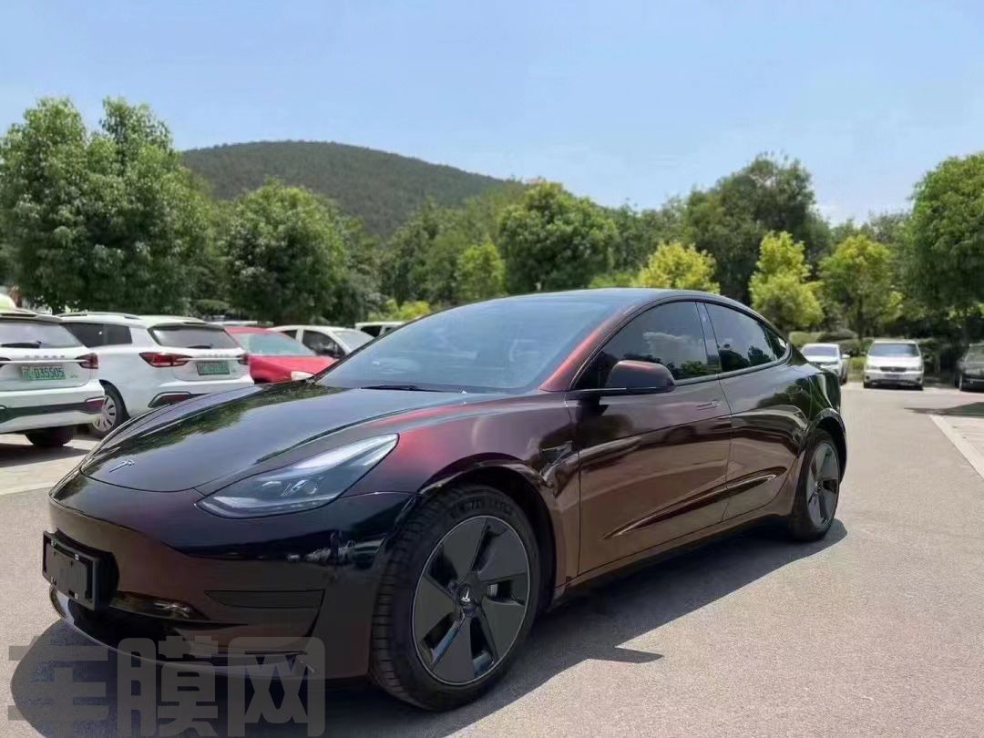 特斯拉Model3 黑魅红改色膜 效果图