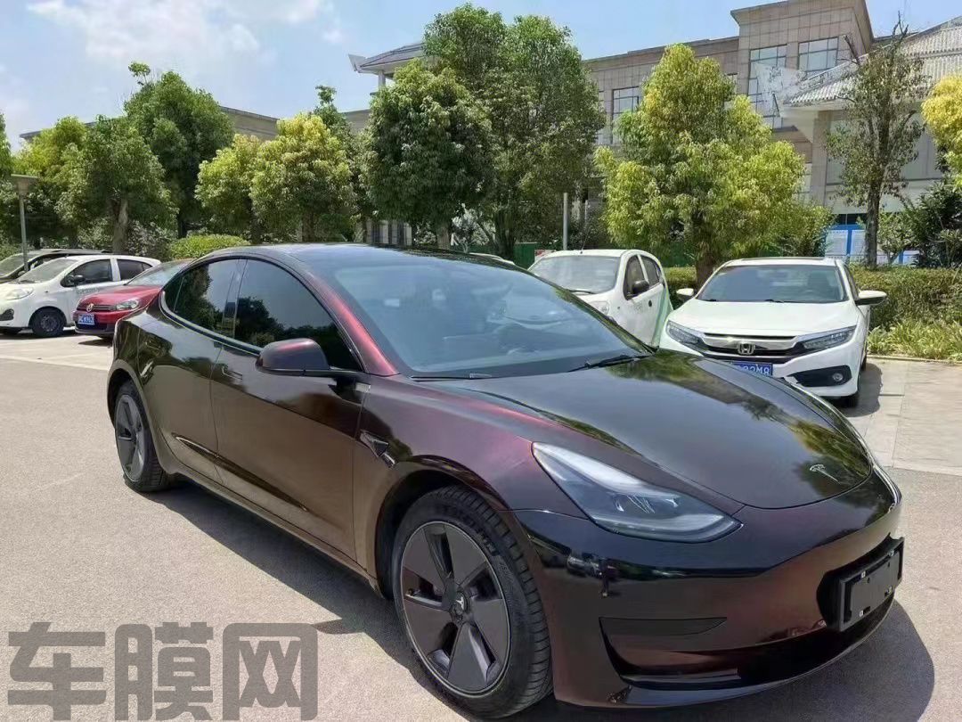 特斯拉Model3 黑魅红改色膜 效果图